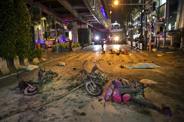 バンコク中心部でオートバイ爆弾爆発、12人死亡